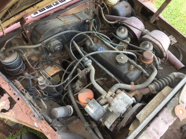 1973 Burgundy MG MGB