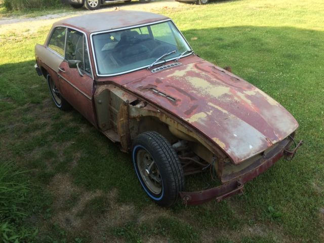 1973 Burgundy MG MGB