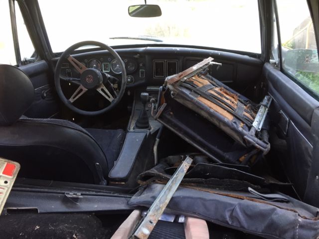 1973 Burgundy MG MGB