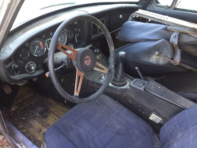 1973 Burgundy MG MGB