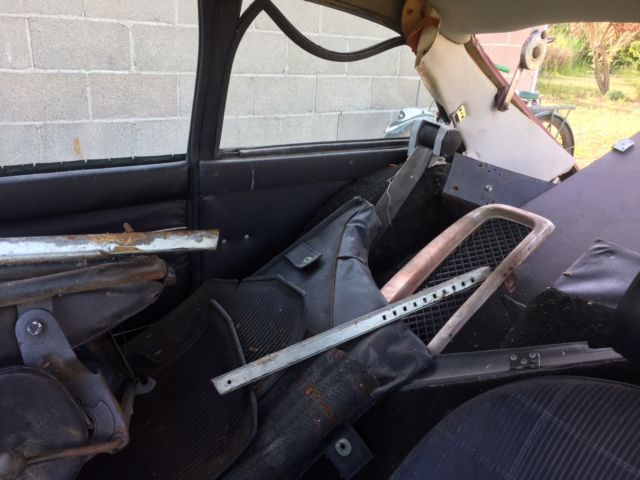 1973 Burgundy MG MGB