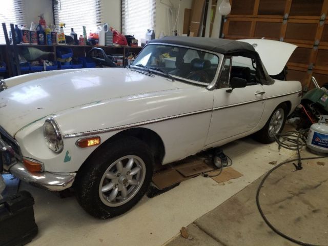 1973 White MG MGB Convertible