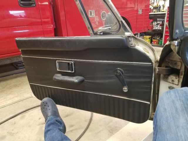 1973 White MG MGB Convertible