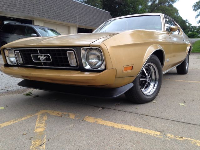 1973 Gold Ford Mustang Coupe