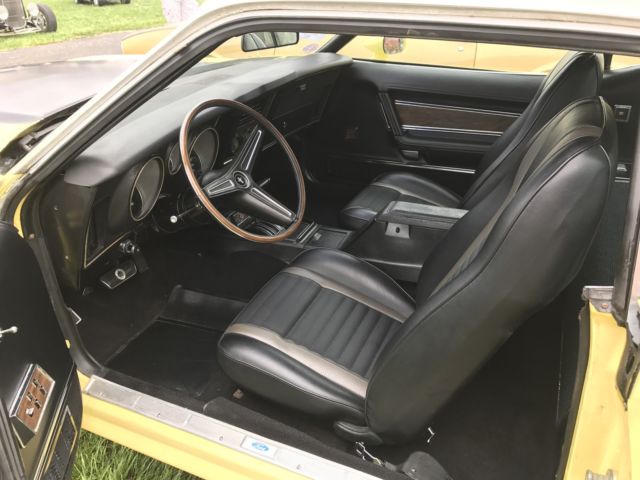 1973 Yellow Ford Mustang Fastback