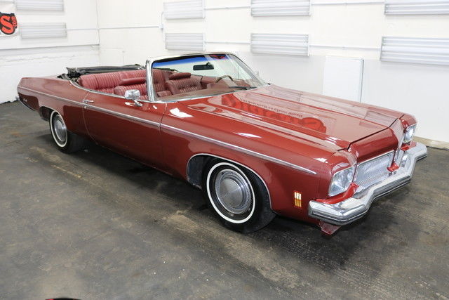 1973 Red Oldsmobile Eighty Eight --