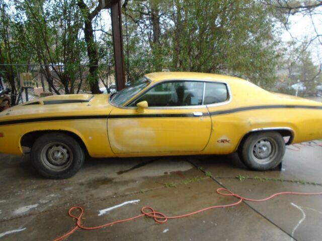 1973 Yellow Plymouth Road Runner Coupe