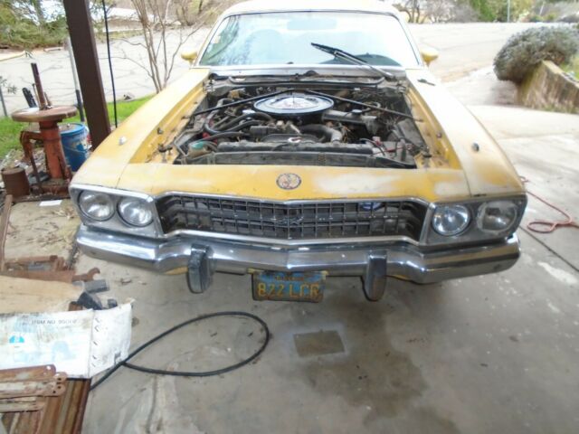 1973 Yellow Plymouth Road Runner Coupe