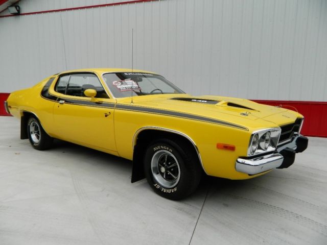1973 FY1 Yellow Plymouth Road Runner 2dr