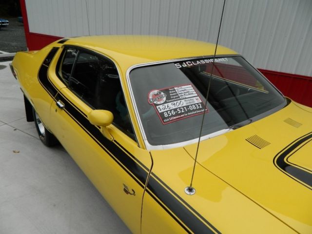 1973 FY1 Yellow Plymouth Road Runner 2dr