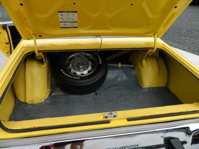 1973 FY1 Yellow Plymouth Road Runner 2dr