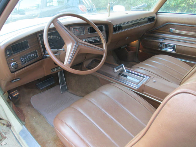 1973 Bamboo Cream,Chocolate Vinyl Top Buick Riviera Coupe