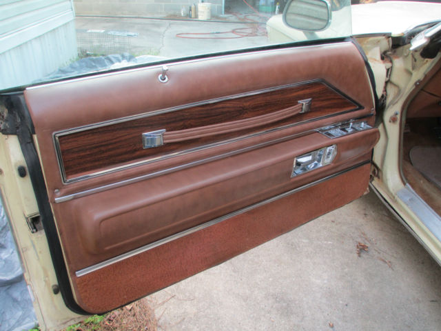 1973 Bamboo Cream,Chocolate Vinyl Top Buick Riviera Coupe