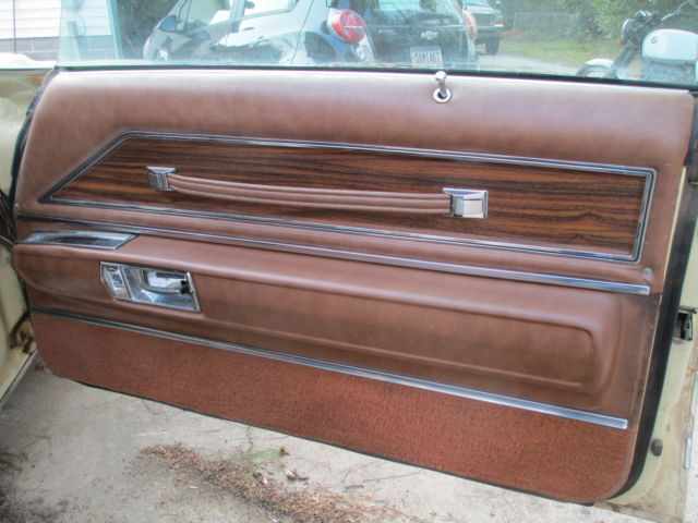 1973 Bamboo Cream,Chocolate Vinyl Top Buick Riviera Coupe