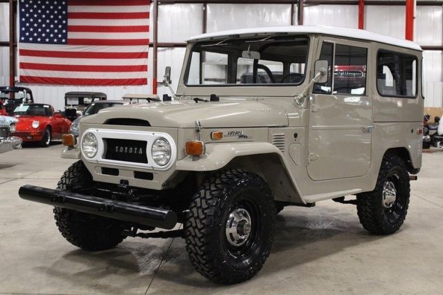 1973 Tan Toyota FJ 40 SUV