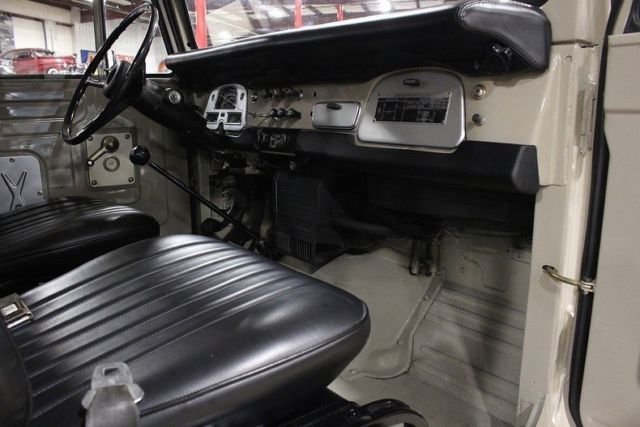 1973 Tan Toyota FJ 40 SUV