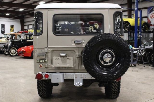1973 Tan Toyota FJ 40 SUV