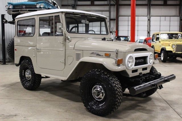 1973 Tan Toyota FJ 40 SUV