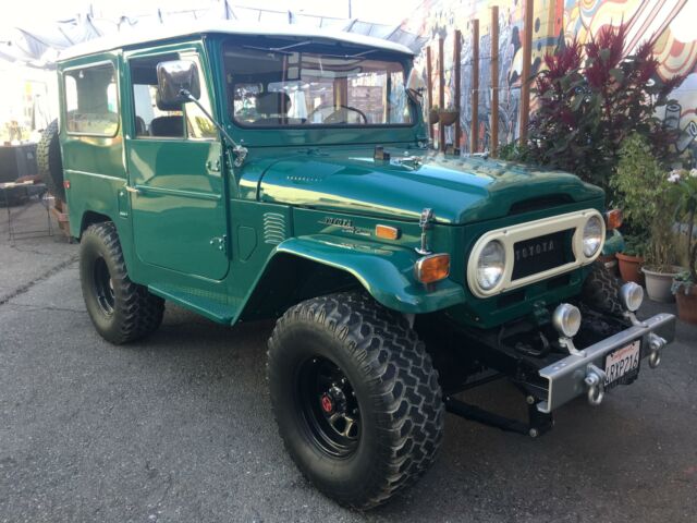 1973 Green Toyota FJ Cruiser --
