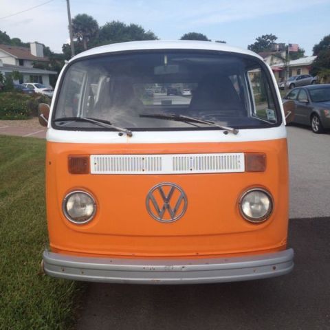 1973 Orange Volkswagen Bus/Vanagon