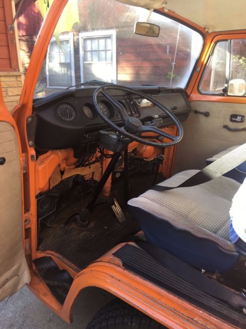 1973 Orange Volkswagen Bus/Vanagon Bus / van