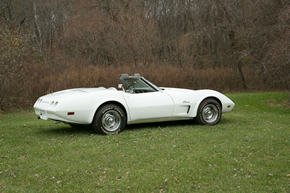 1974 White Chevrolet Corvette