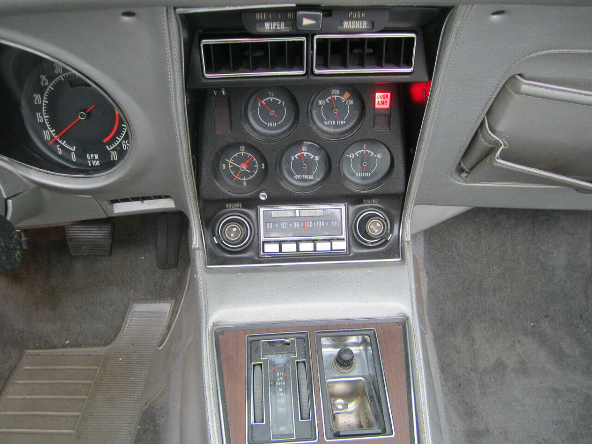 1974 White Chevrolet Corvette