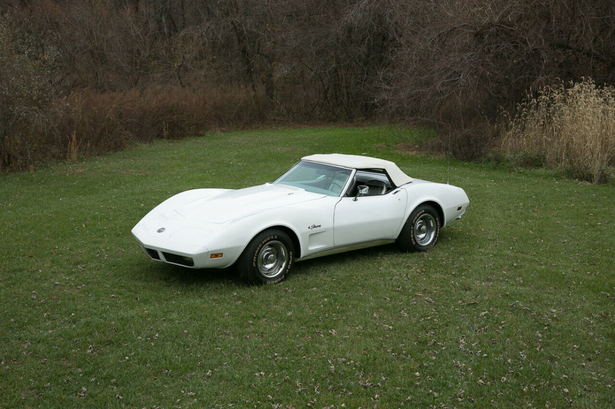 1974 White Chevrolet Corvette