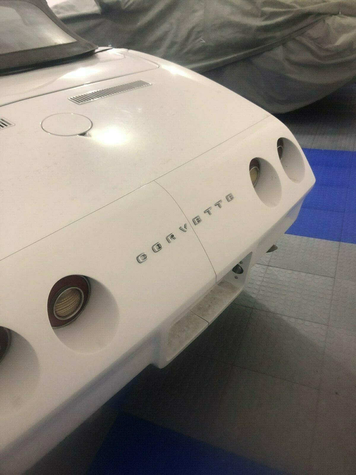 1974 White Chevrolet Corvette