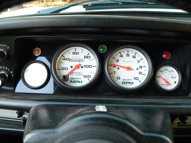 1974 White BMW 2002 Coupe