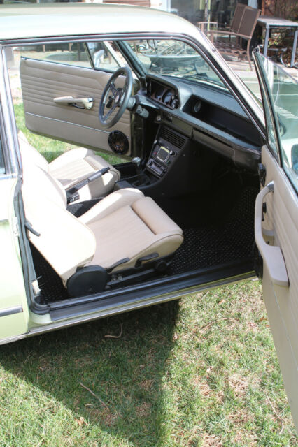 1974 Reseda Green Metallic 075 , â€œResedagrunâ€ BMW 2002 Sedan