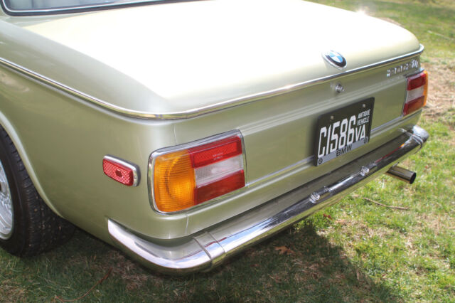 1974 Reseda Green Metallic 075 , â€œResedagrunâ€ BMW 2002 Sedan