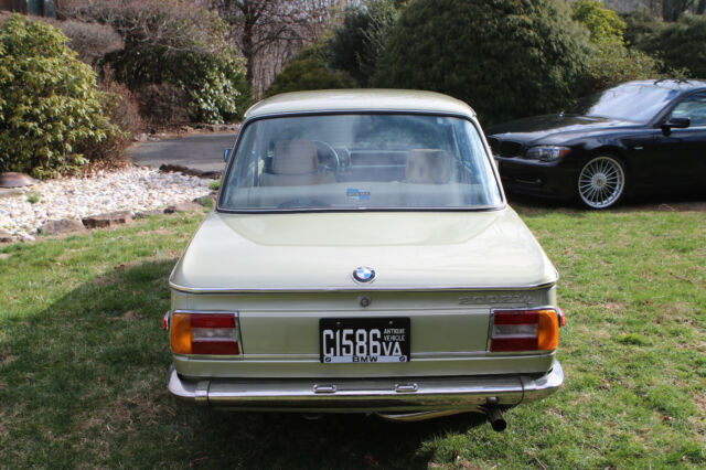 1974 Reseda Green Metallic 075 , â€œResedagrunâ€ BMW 2002 Sedan