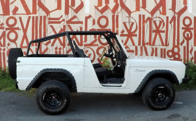 1974 White Ford Bronco SUV