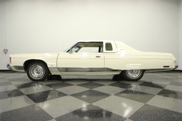1974 White Chrysler New Yorker