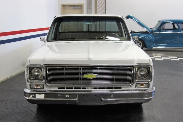1974 White Chevrolet C-10 Pickup Truck
