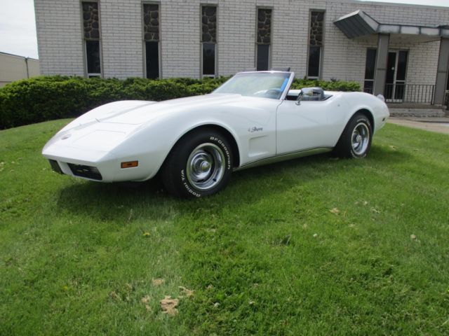 1974 Classic White Chevrolet Corvette