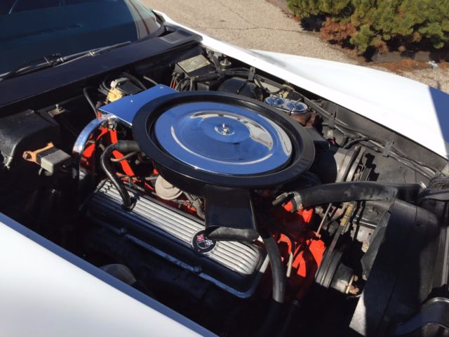 1974 Classic White Chevrolet Corvette
