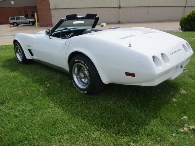 1974 Classic White Chevrolet Corvette