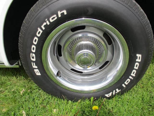 1974 Classic White Chevrolet Corvette