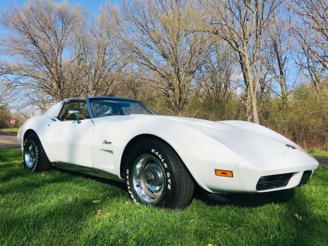 1974 White Chevrolet Corvette