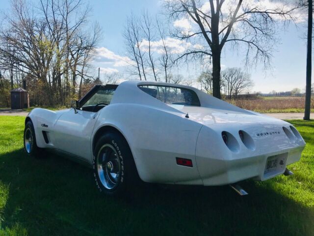 1974 White Chevrolet Corvette