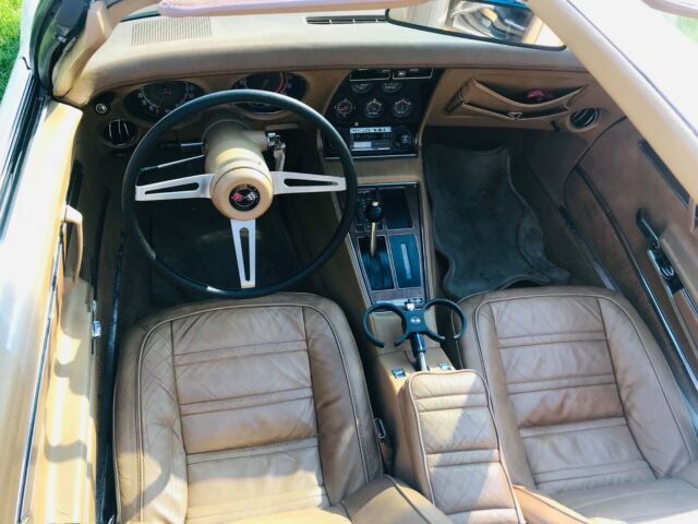 1974 White Chevrolet Corvette