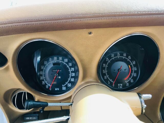 1974 White Chevrolet Corvette