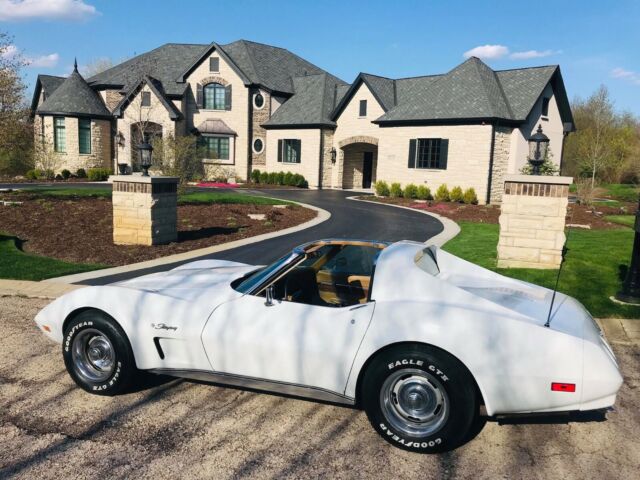 1974 White Chevrolet Corvette