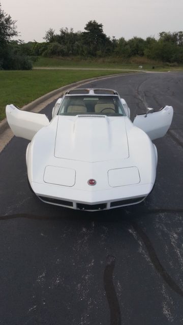 1974 White Chevrolet Corvette T-top