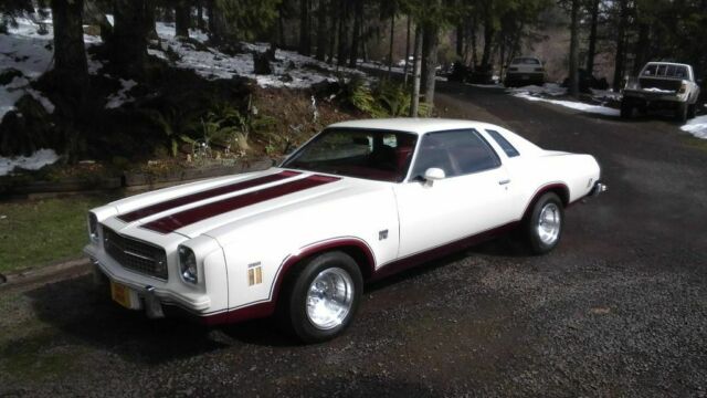 1974 White Chevrolet Chevelle Coupe