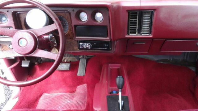 1974 White Chevrolet Chevelle Coupe