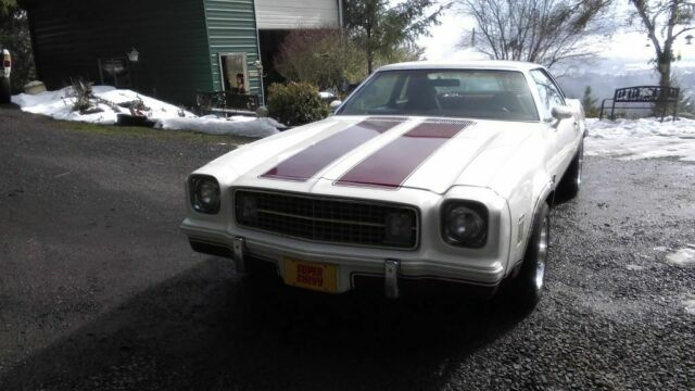1974 White Chevrolet Chevelle Coupe