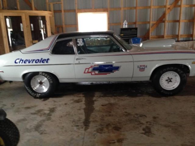 1974 White Chevrolet Nova Coupe